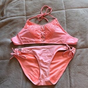 Women’s swimsuit/good condition
